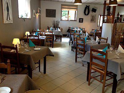 Logis - Auberge Du Colombier Guînes Kültér fotó