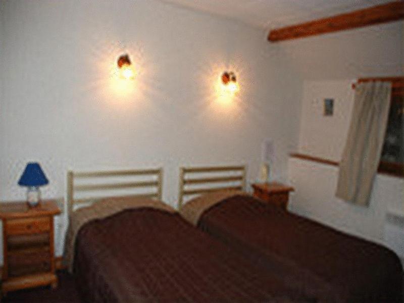 Logis - Auberge Du Colombier Guînes Kültér fotó